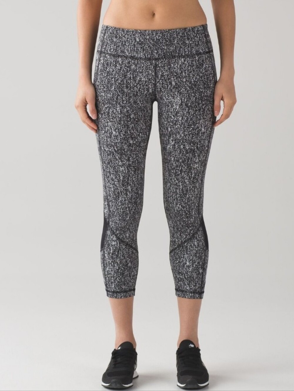 Lululemon Pace Rival Crop 19" Power Luxtreme Suited Jacquard Black White Size 6